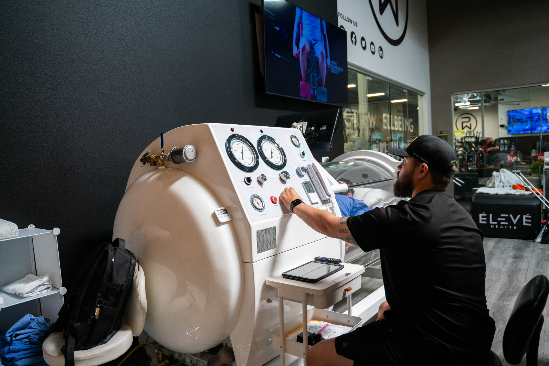 Chamber operator monitoring station